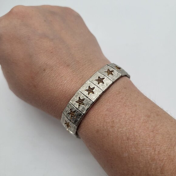 VTG Gold Tone Open Work Mesh Cut Out Stars Articulated Bracelet - Picture 1 of 12